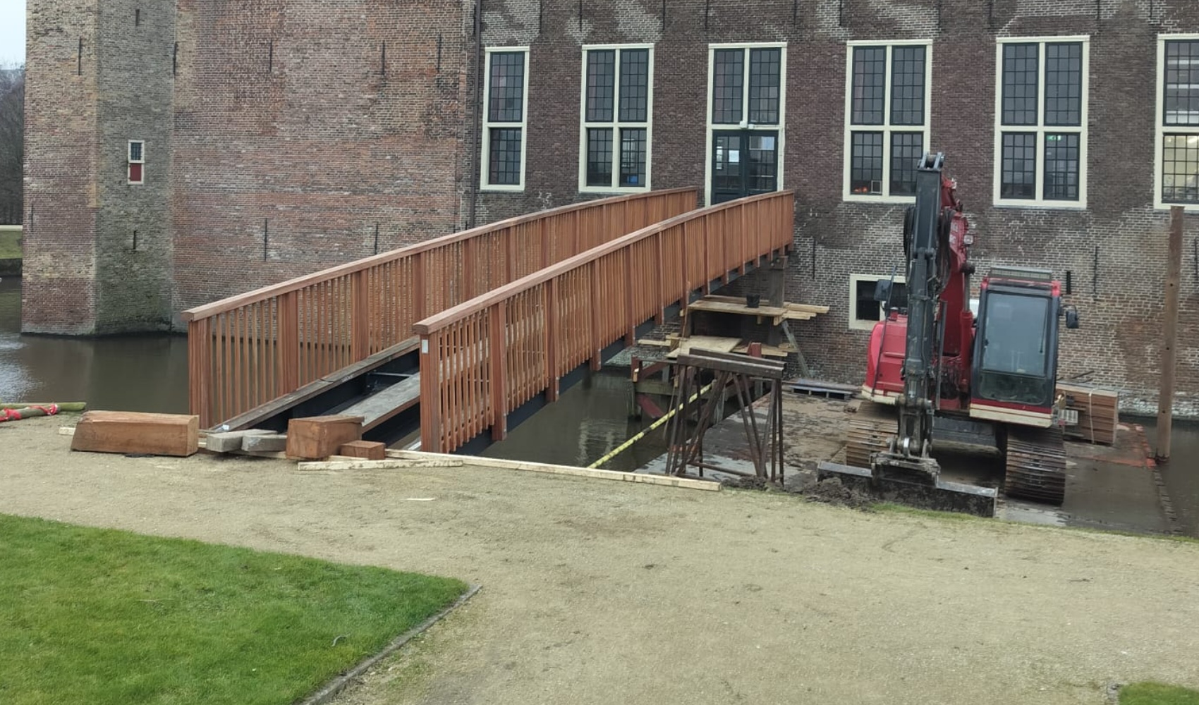 Vervanging brug slot assemburg Vervanging vluchtbrug Slot Asssemburg